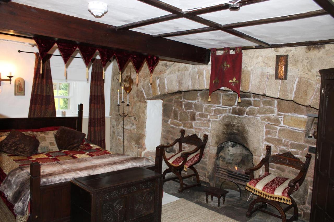 Вилла East Wing Lickleyhead Castle Auchleven Экстерьер фото